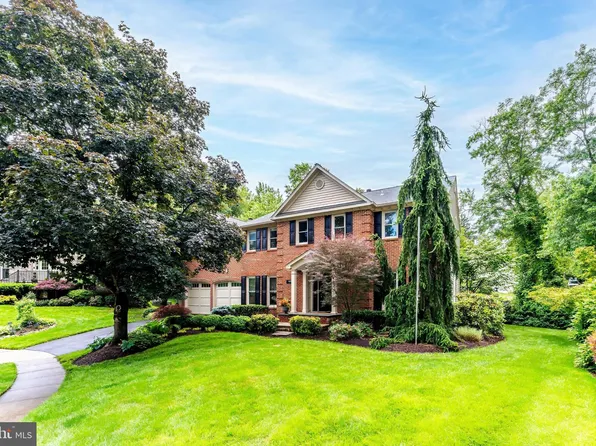 1655 Hunting Ridge Ct, Mc Lean, VA 22101