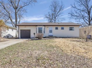 1850 Gardenia Dr, Florissant, MO 63031