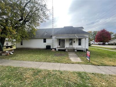 102 E Maple St, Moweaqua, IL, 62550