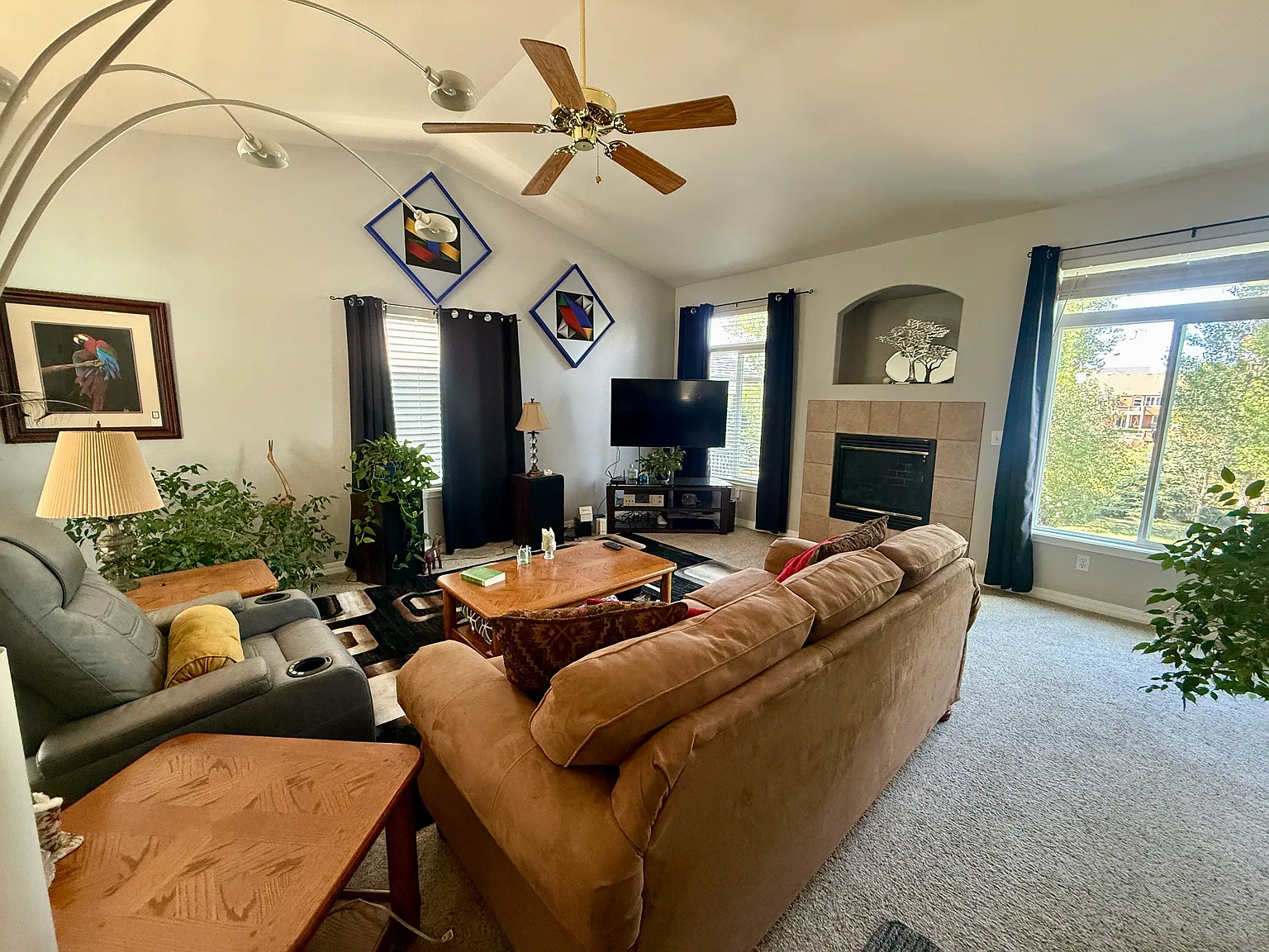 4 bed, 2361 sqft, $2,650 — Photo 3