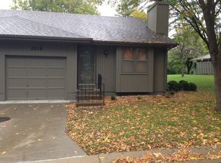 5570 SW Stonegate Ct, Topeka, KS 66606