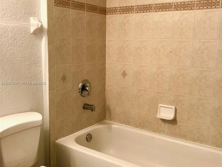 1811 NE 5th St #1501 — Photo 22