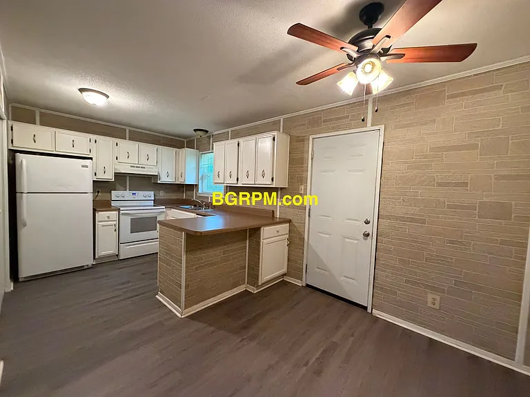 616 Lehman Dr — Photo 3