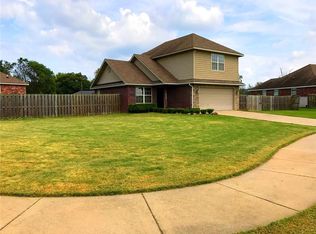 2726 Linden Cir, Springdale, AR 72764