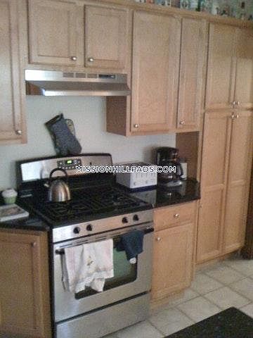 2nd image of 70 Calumet St #1P