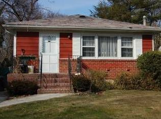 3 Rhode Island Ave, Massapequa, NY 11758