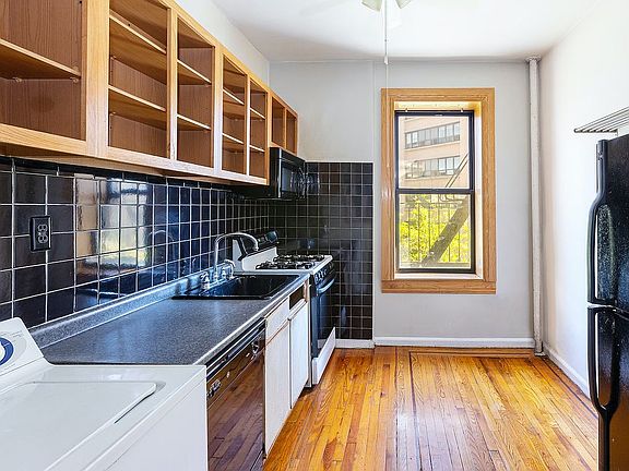 4th image of 485 Central Park W APT 3B