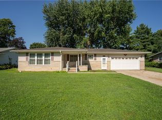 1017 N Wenthe Dr, Effingham, IL 62401