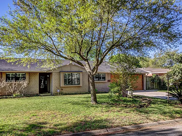 9627 Highmeadow Dr, Houston, TX 77063