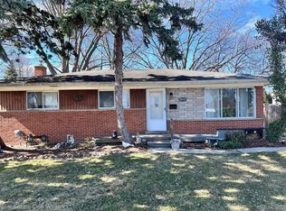 28333 Suburban Dr, Warren, MI 48088