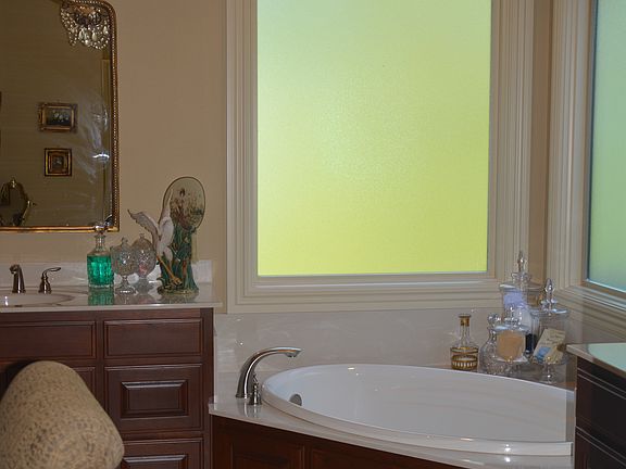 3rd image of 28 Stonehaven Dr