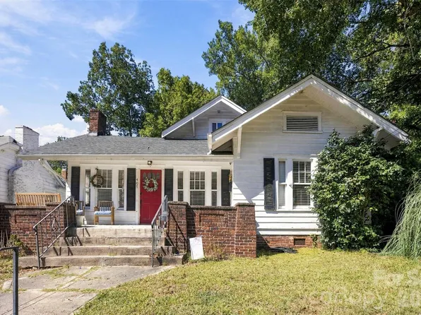 407 S South St, Mount Holly, NC 28052