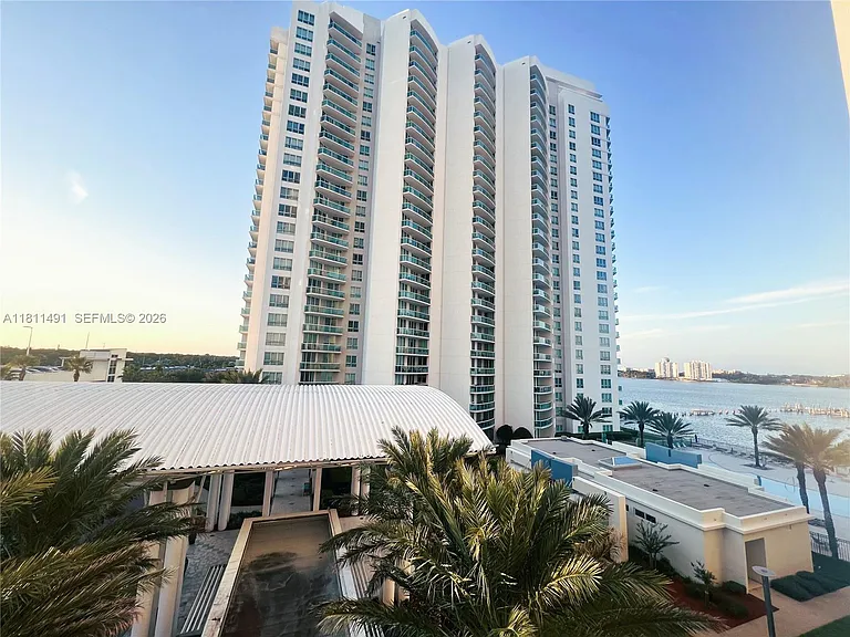 231 Riverside Dr #1210 — Photo 38