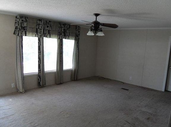 2nd image of 27 Dove Ln
