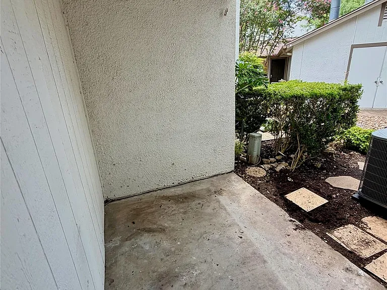 6910 Hart Ln #703 — Photo 19
