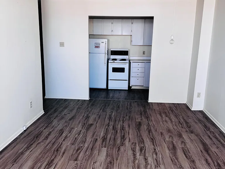 52 Bayswater Ave — Photo 1