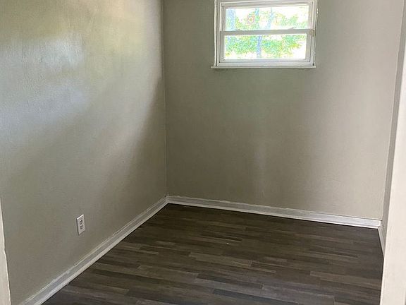 2nd image of 2212B Emily St
