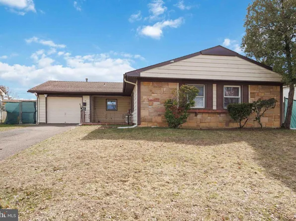 35 Ember Ln, Willingboro, NJ 08046