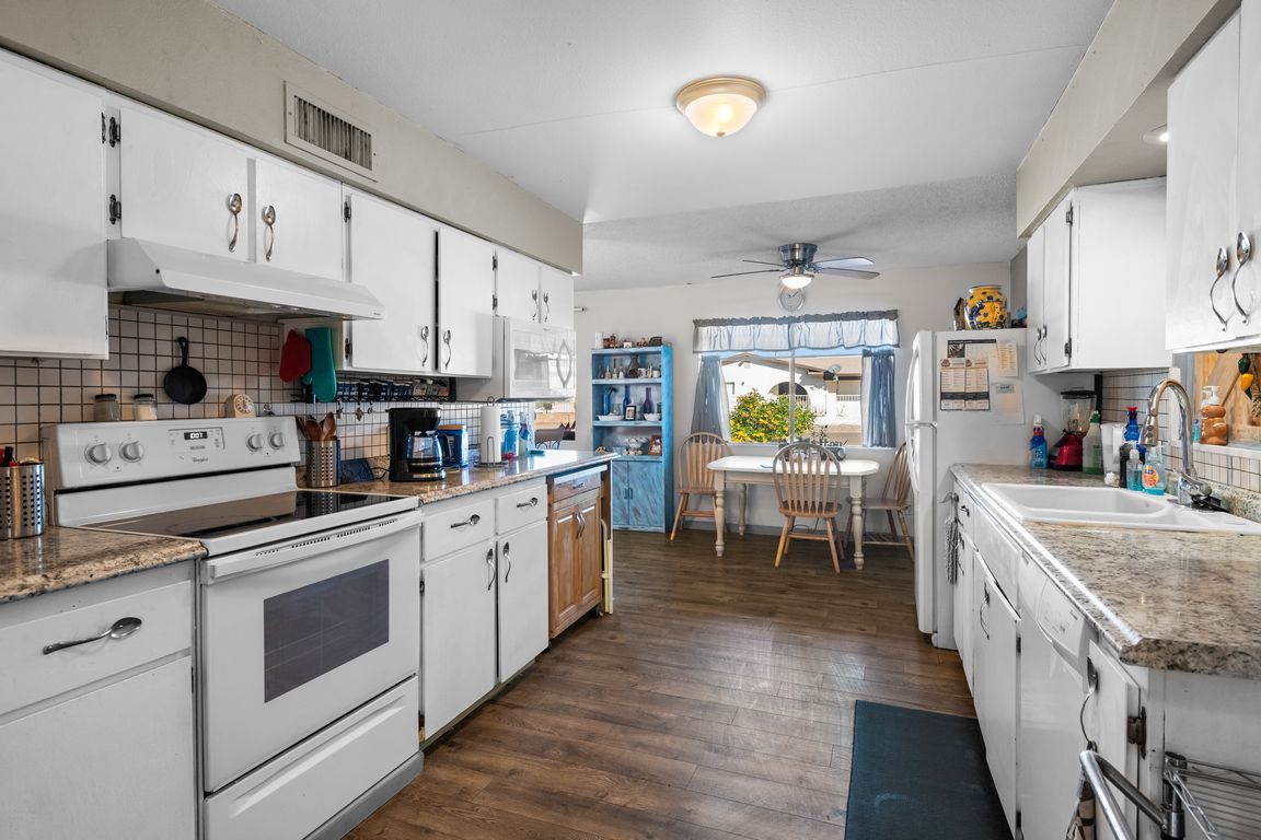 next background image