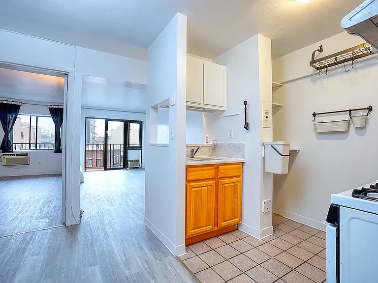 135 Division St #8C — Photo 5