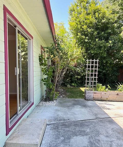 565 Manzanita Ave — Photo 21