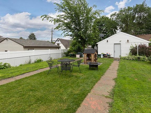 2nd image of 1122 Marshall Ave