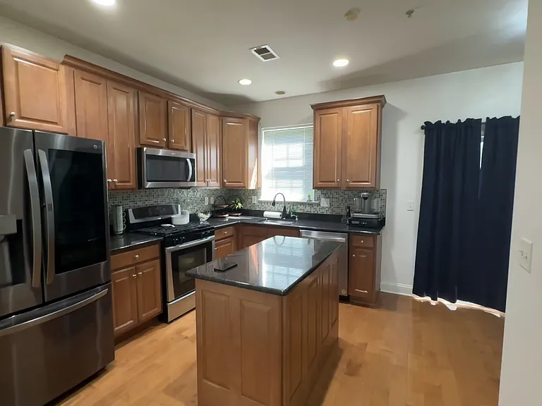 31 Mallard Pl #31 — Photo 6