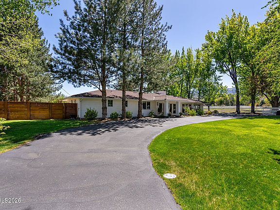 3rd image of 990 Del Monte Ln