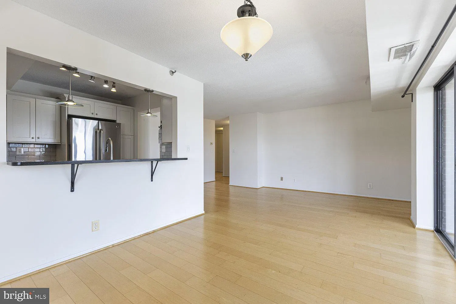900 N Stafford St — Photo 3