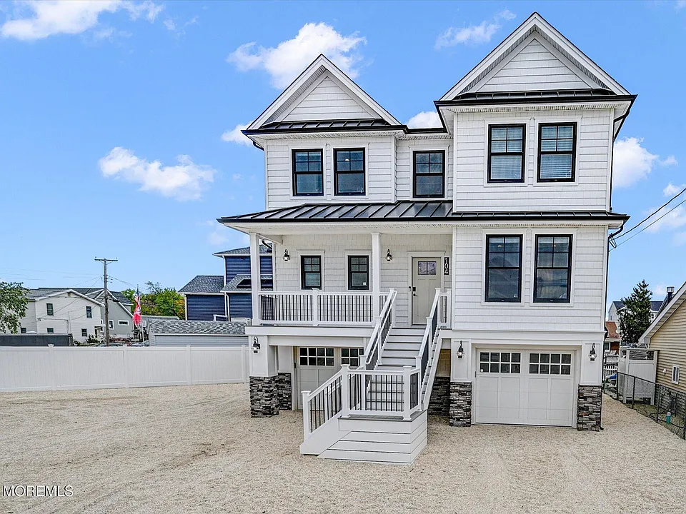 104 Lawrence Dr