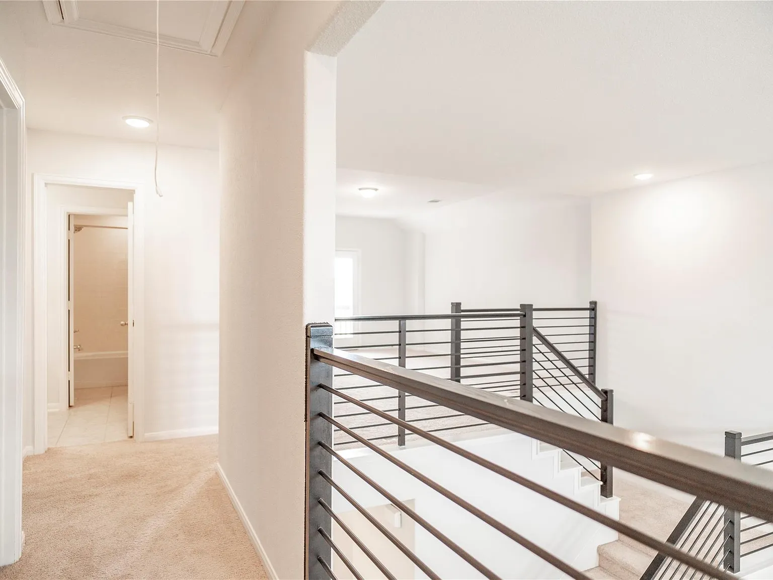 5 bed, 3.5 bath, 2843 sqft, $3,300 — Photo 3