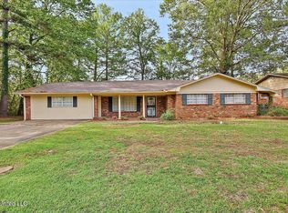 805 Normandy Dr, Clinton, MS 39056