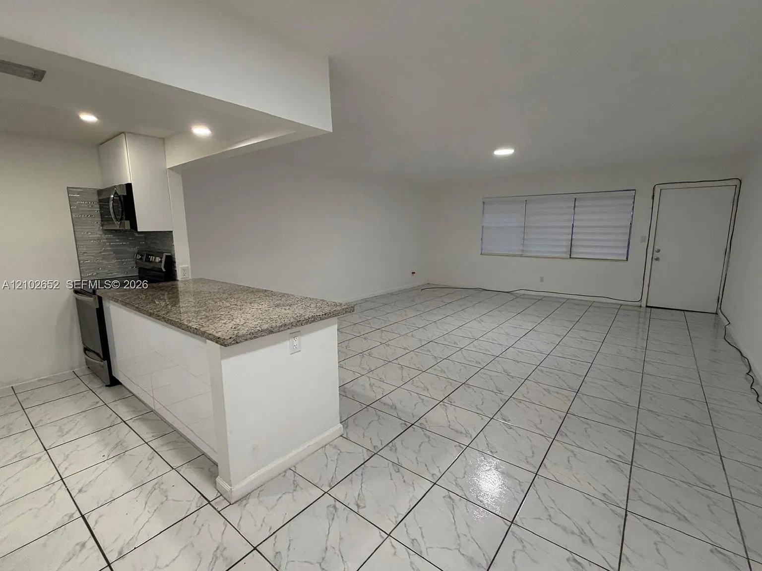 Sutton House Condo — Photo 2