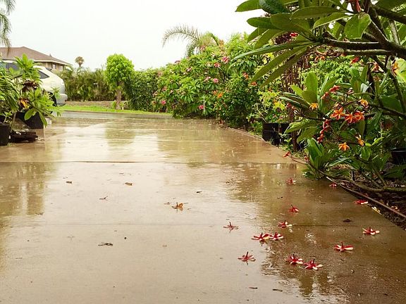 2nd image of 26 Honuhula St