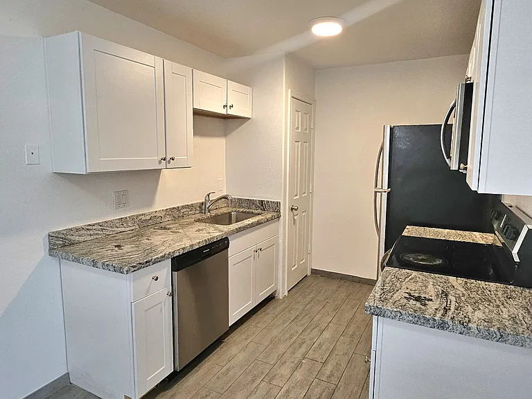 4117 E Moreland St #1 — Photo 3