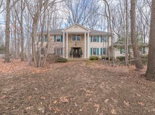 8 Blueberry Ln, Leonardo, NJ 07737