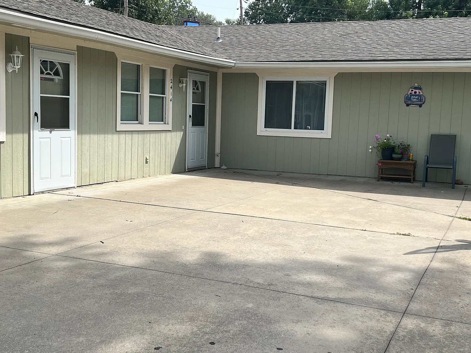 2 bed, 1.5 bath, 1500 sqft, $1,450 — Photo 1