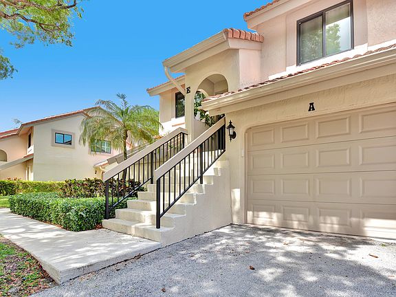 4th image of 5590 Coach House Cir APT A