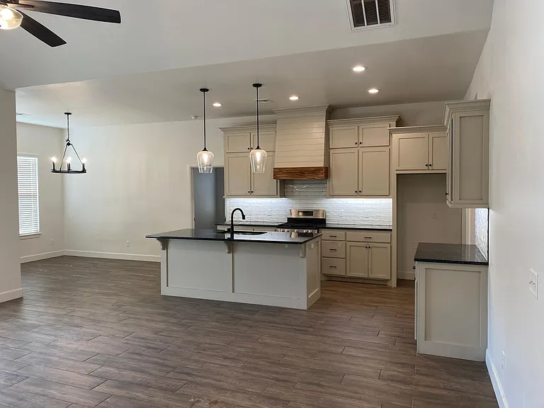 Kitchen/Dining Nook