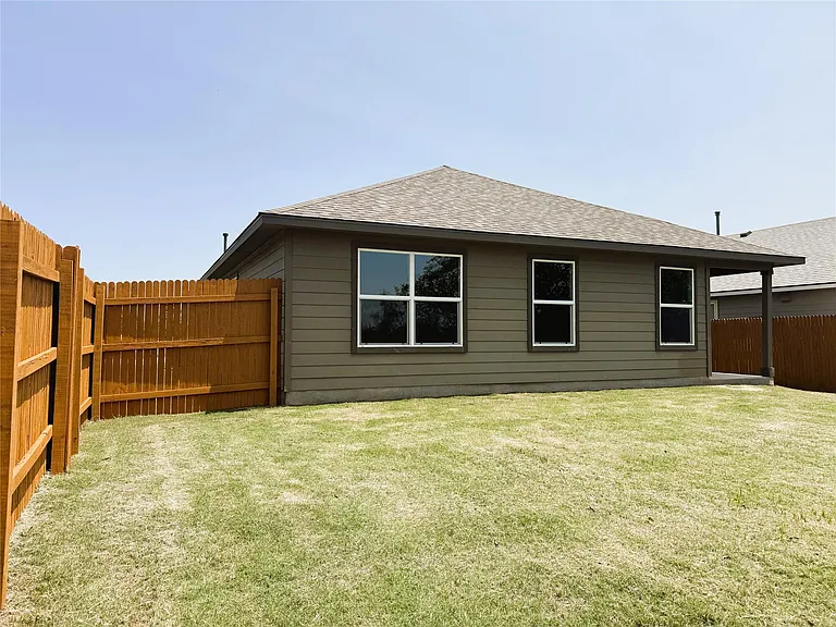 236 Lance Trl — Photo 4