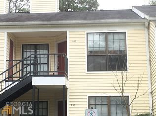 557 Windchase Ln, Stone Mountain, GA