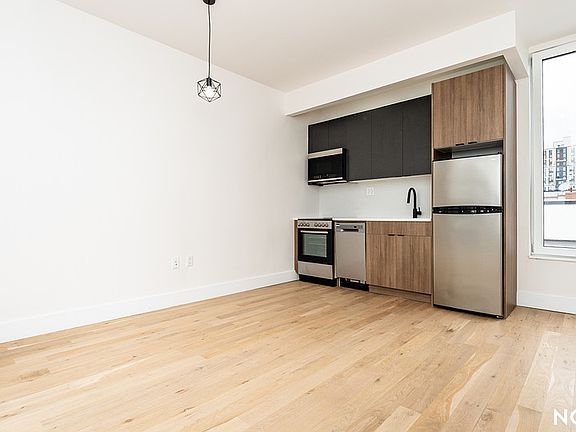 3rd image of 96 Moore St #1B