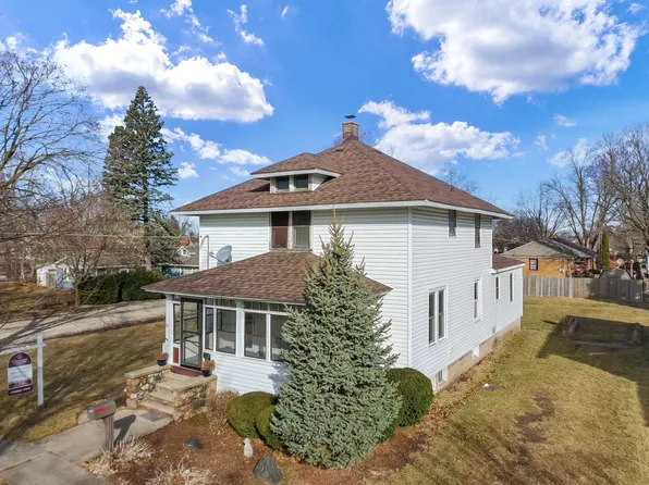 607 W Burbank St, Harvard, IL 60033