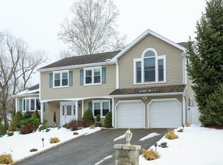 3236 Nutly Cir, Yorktown Heights, NY 10598