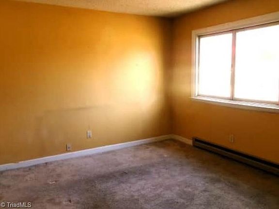 3rd image of 1613 Withersea Ln