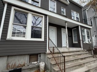 211 Parker St #2L, Newark, NJ 07104