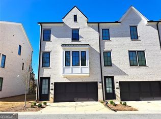 384 Clark Xing, Atlanta, GA 30328