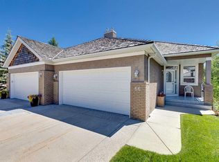 66 Royal Mnr NW, Calgary, AB T3G 5T6
