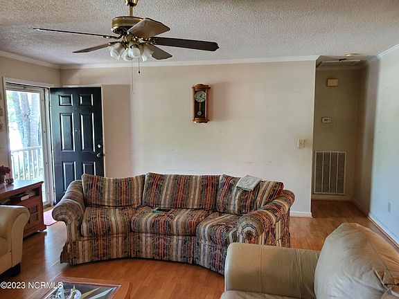 4th image of 9447 Lyn Marie Drive NE