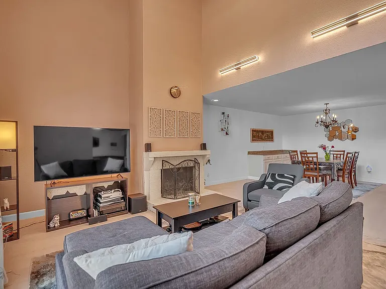 6433 Southpoint Dr — Photo 7